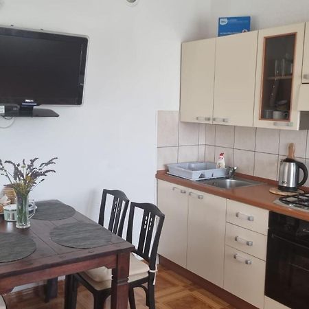 Apartmani Anna Vir Exteriér fotografie