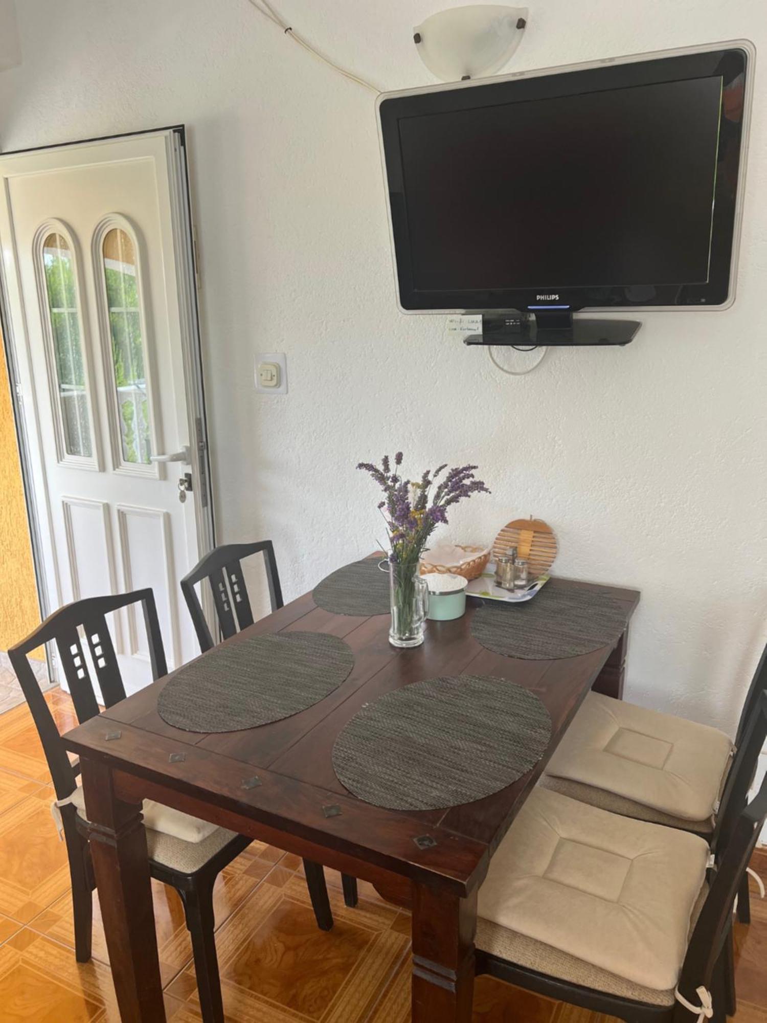 Apartmani Anna Vir Exteriér fotografie